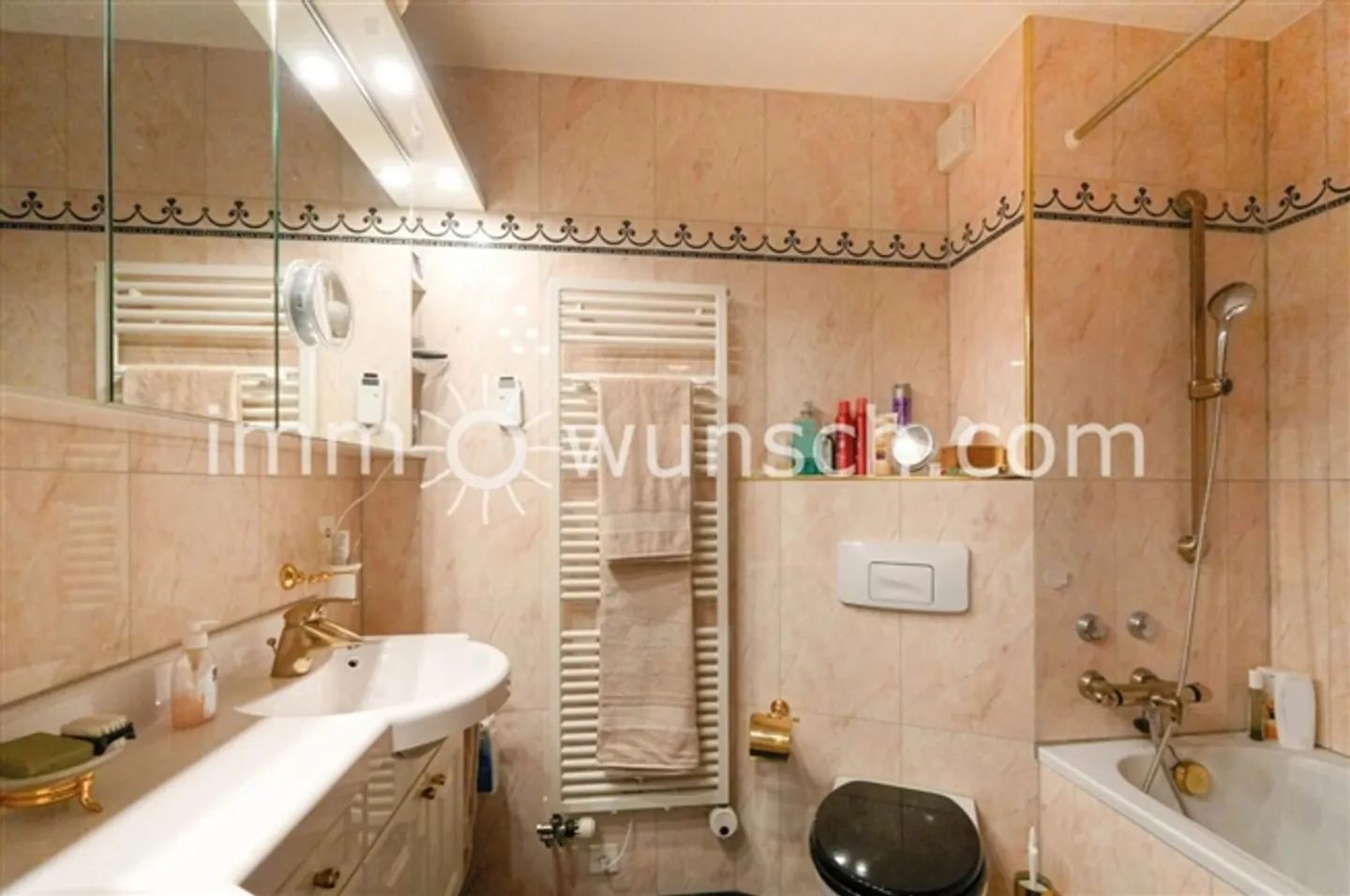 «Grosszügige 7 Zimmer Gartenwohnung mit Haus-Feeling» - Foto 16 von 17