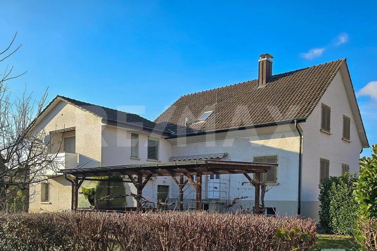 Willkommen in diesem freistehenden Einfamilienhaus - Foto 2 von 7