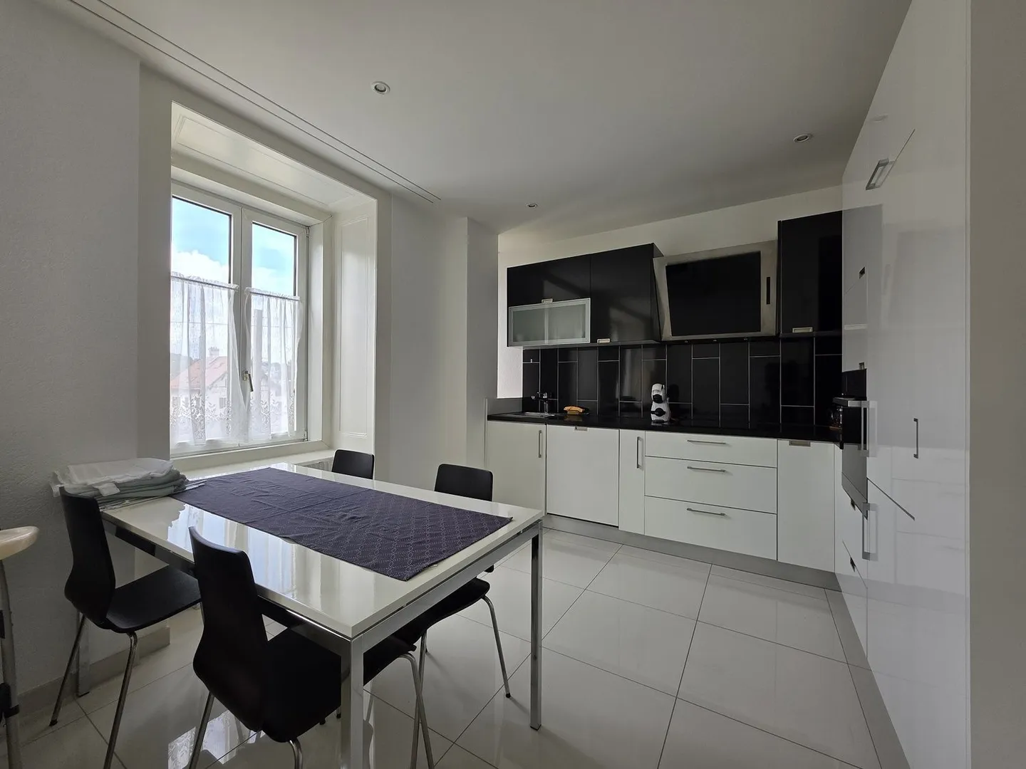 APPARTAMENTO DI 4,5 LOCALI IN CENTRO - Foto 2 di 7