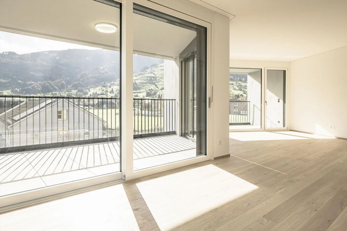 Vivre dans l'un des développements les plus uniques à Grabs - Photo 2 sur 10