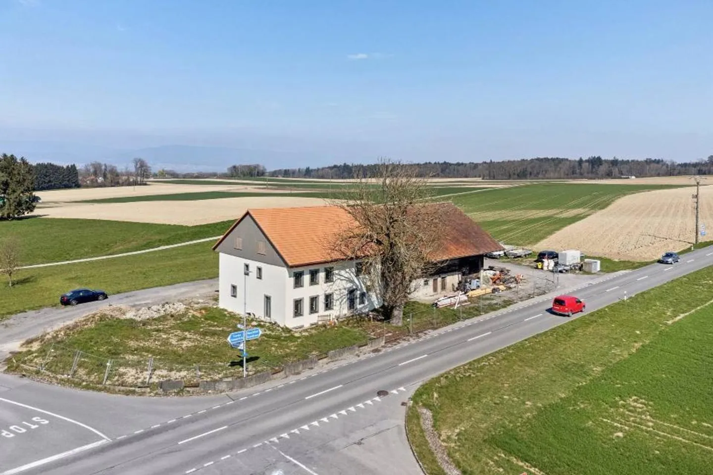 Opportunité: 2 Villas Jumelées + Grange, près d'Estavayer - Photo 1 sur 13