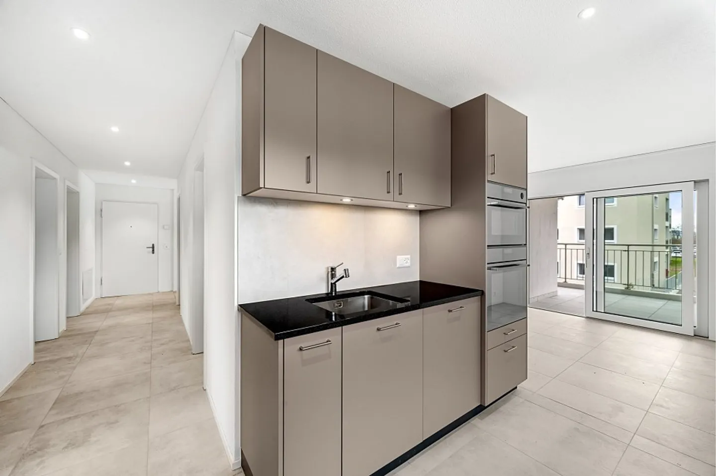 Appartement moderne avec terrasse spacieuse - Photo 10 sur 13