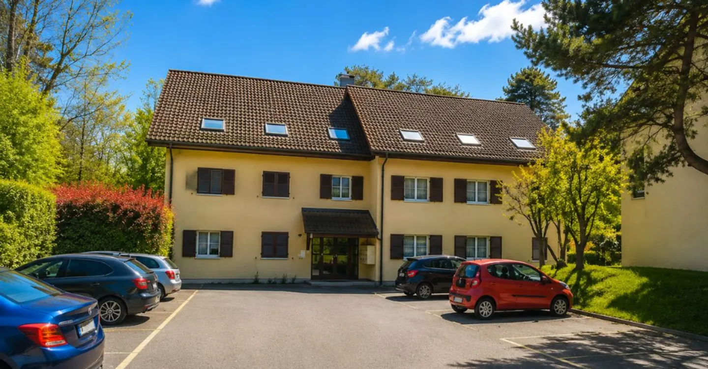 ECHICHENS - Magnificent 2.5-room apartment completely renovated - Photo 2 of 5