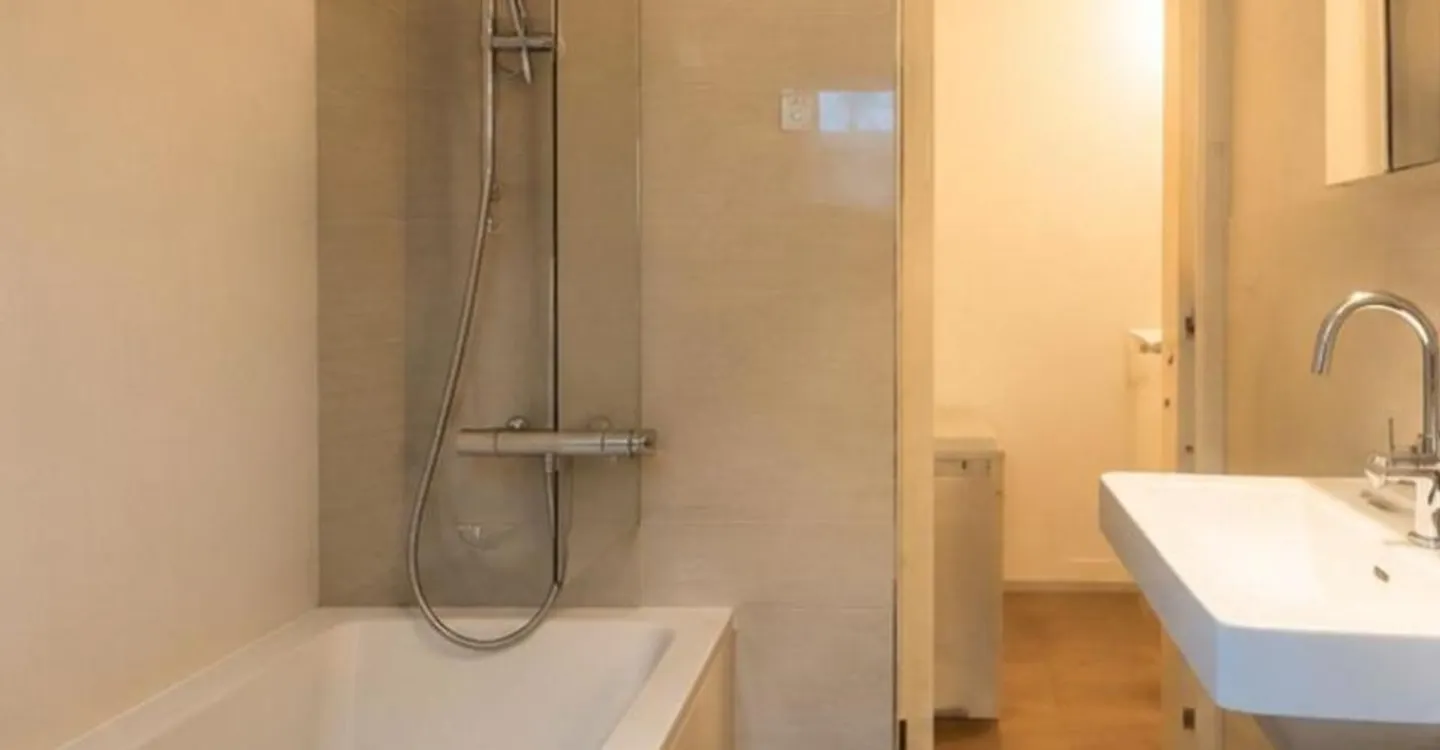ECHICHENS - Magnificent 2.5-room apartment completely renovated - Photo 5 of 5