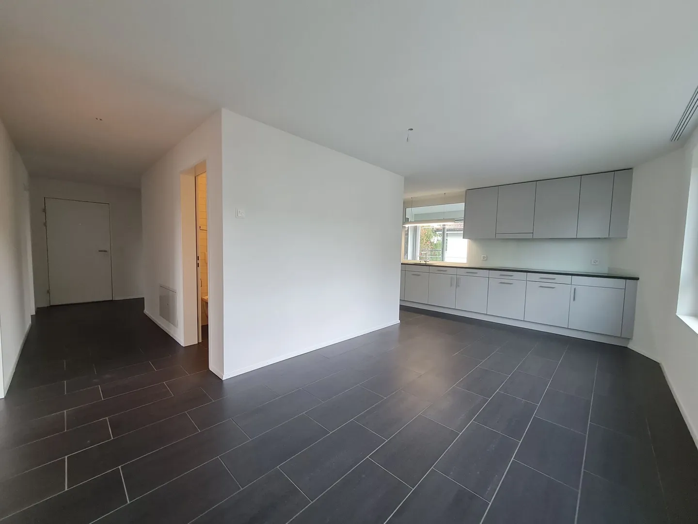 Central and modern 3.5-room apartment in Stäfa - Photo 3 of 9