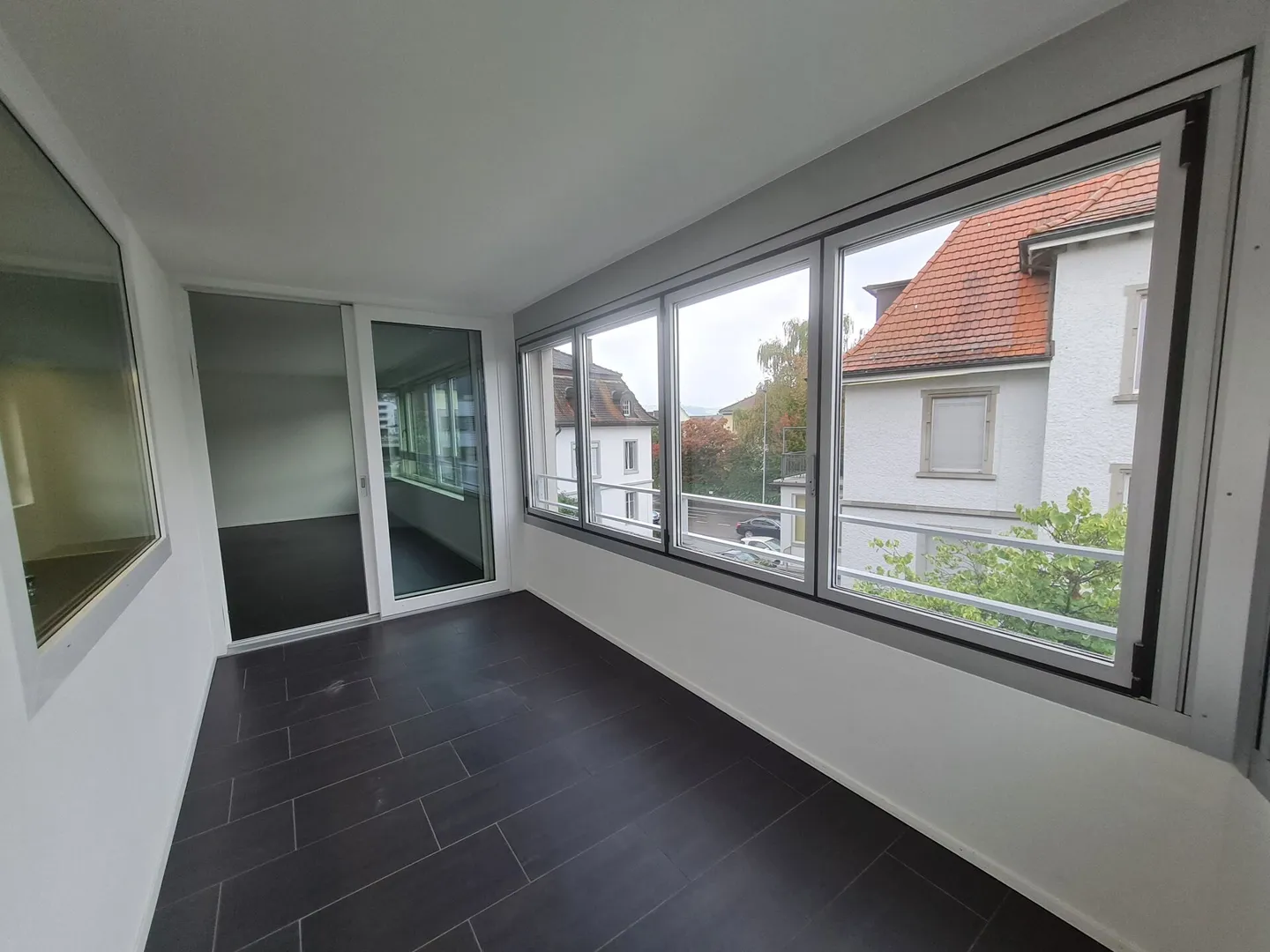 Central and modern 3.5-room apartment in Stäfa - Photo 7 of 9