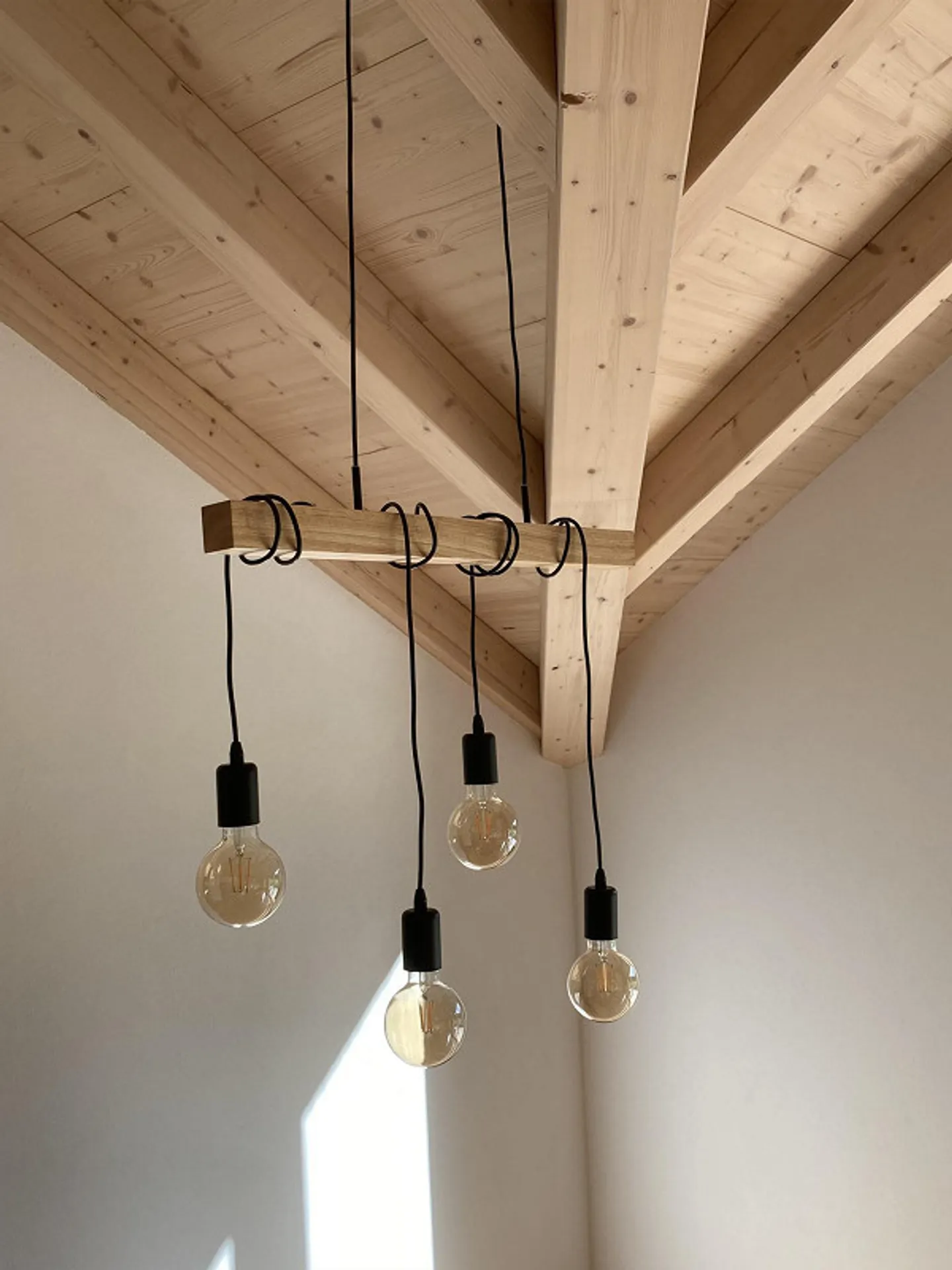 Newly renovated attic apartment for rent on a farm - Photo 6 of 6
