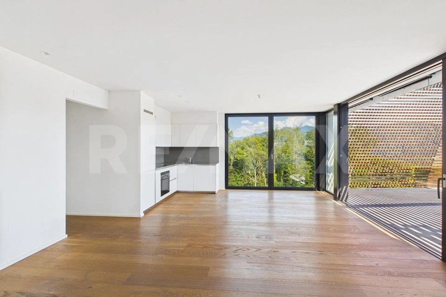 Villa contemporanea con tre appartamenti indipendenti e piscina a Pura - Foto 8 di 13