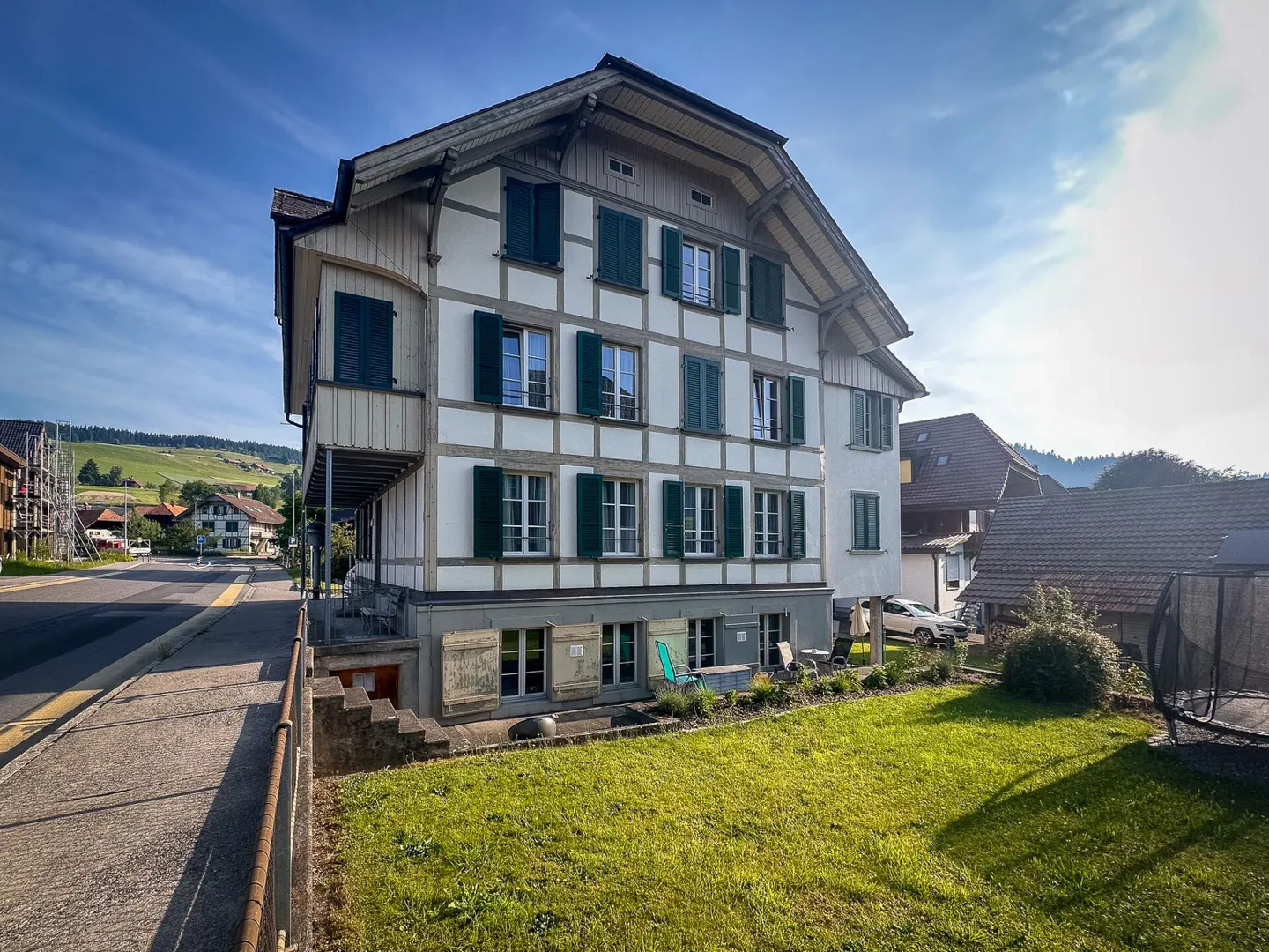 Cozy 4.5-room apartment with tiled stove - Photo 1 of 15