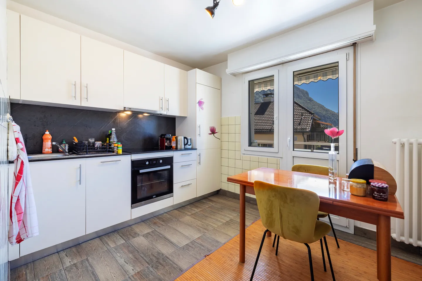 Appartamento affascinante 1,5 stanze con balcone + parcheggio privato - Foto 3 di 9