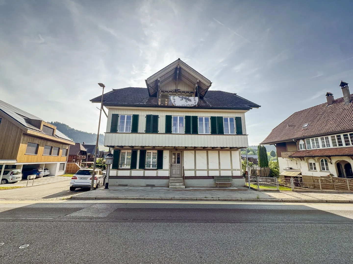 Cozy 4.5-room apartment with tiled stove - Photo 2 of 15