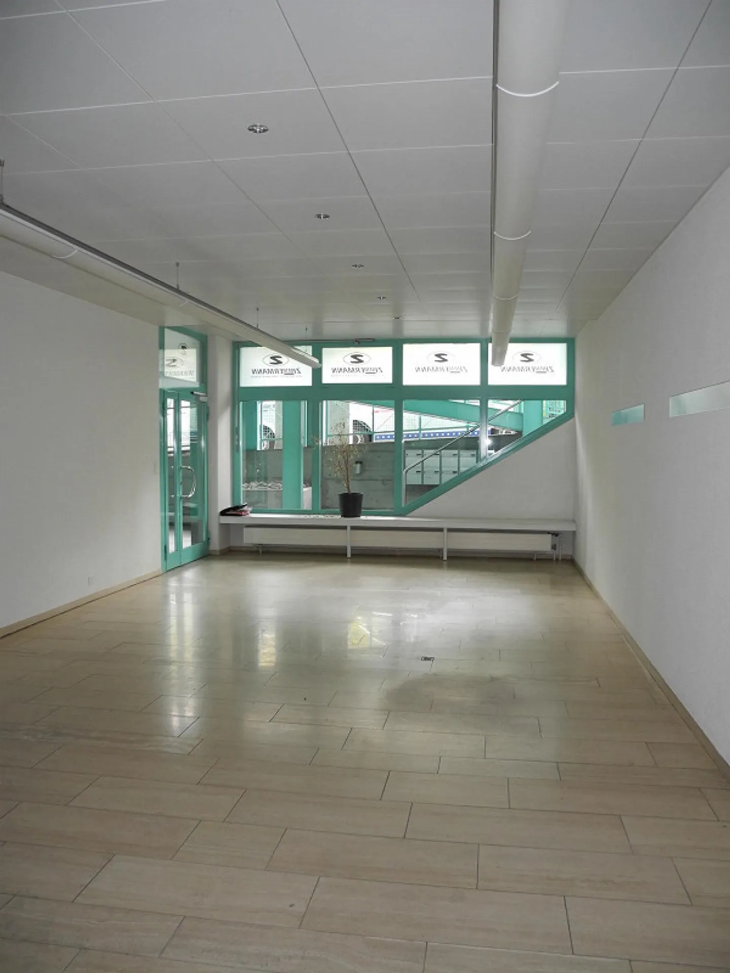 Spazio commerciale versatile nel centro affari Lindenhof - Foto 3 di 5