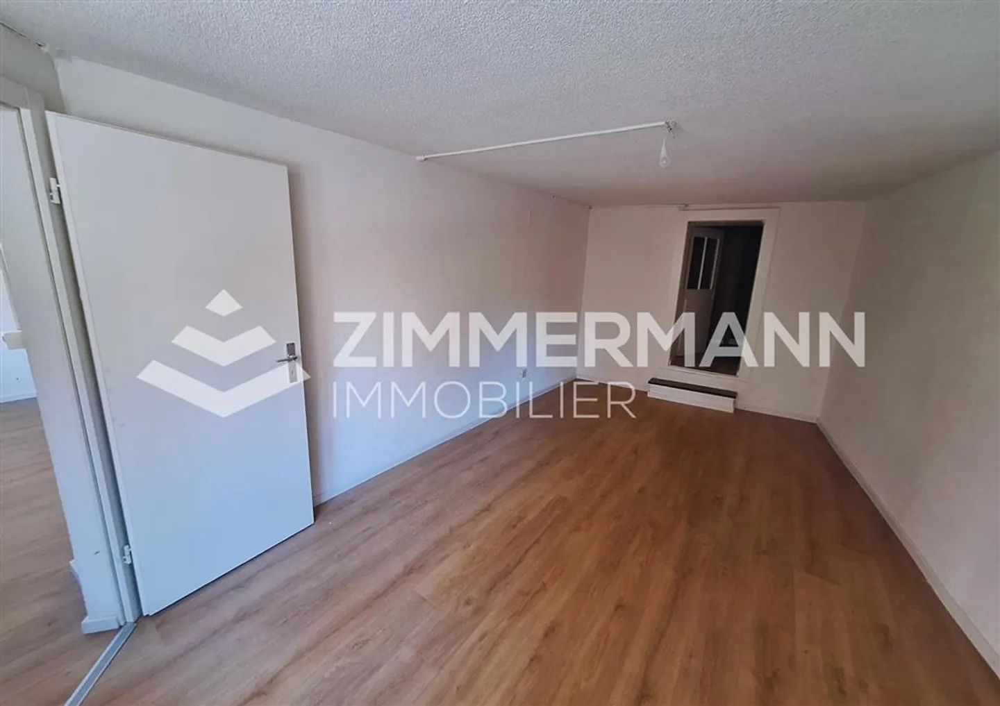 Commercial Space in Bex - Photo 4 of 11