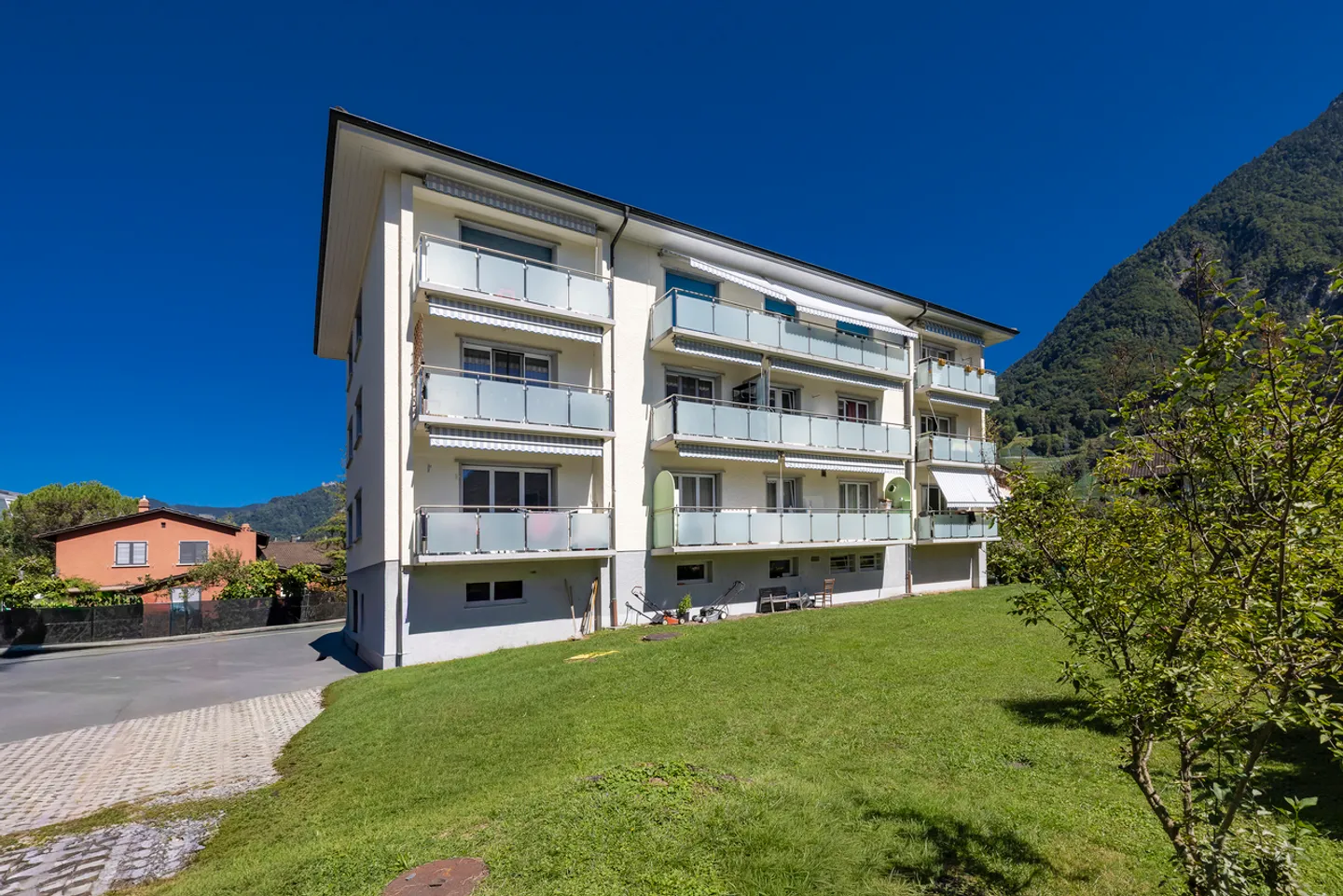 Appartamento affascinante 1,5 stanze con balcone + parcheggio privato - Foto 7 di 9