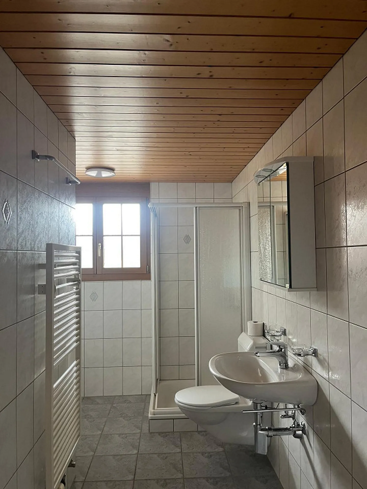 Appartement spacieux de 5,5 pièces dans une ferme idyllique à la campagne - Photo 4 sur 8