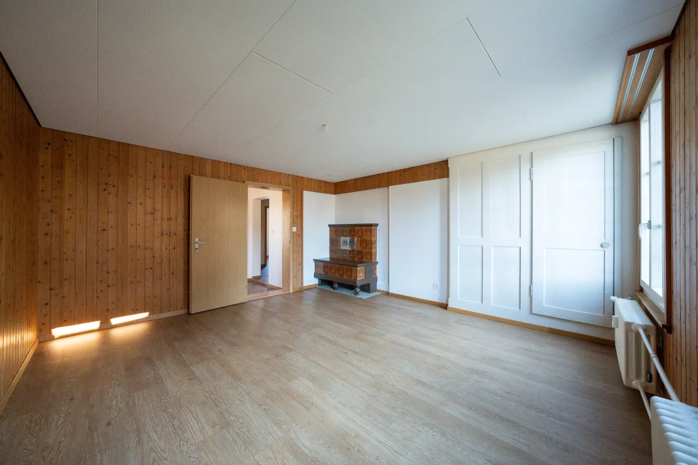 Cozy 4.5-room apartment with tiled stove - Photo 7 of 15