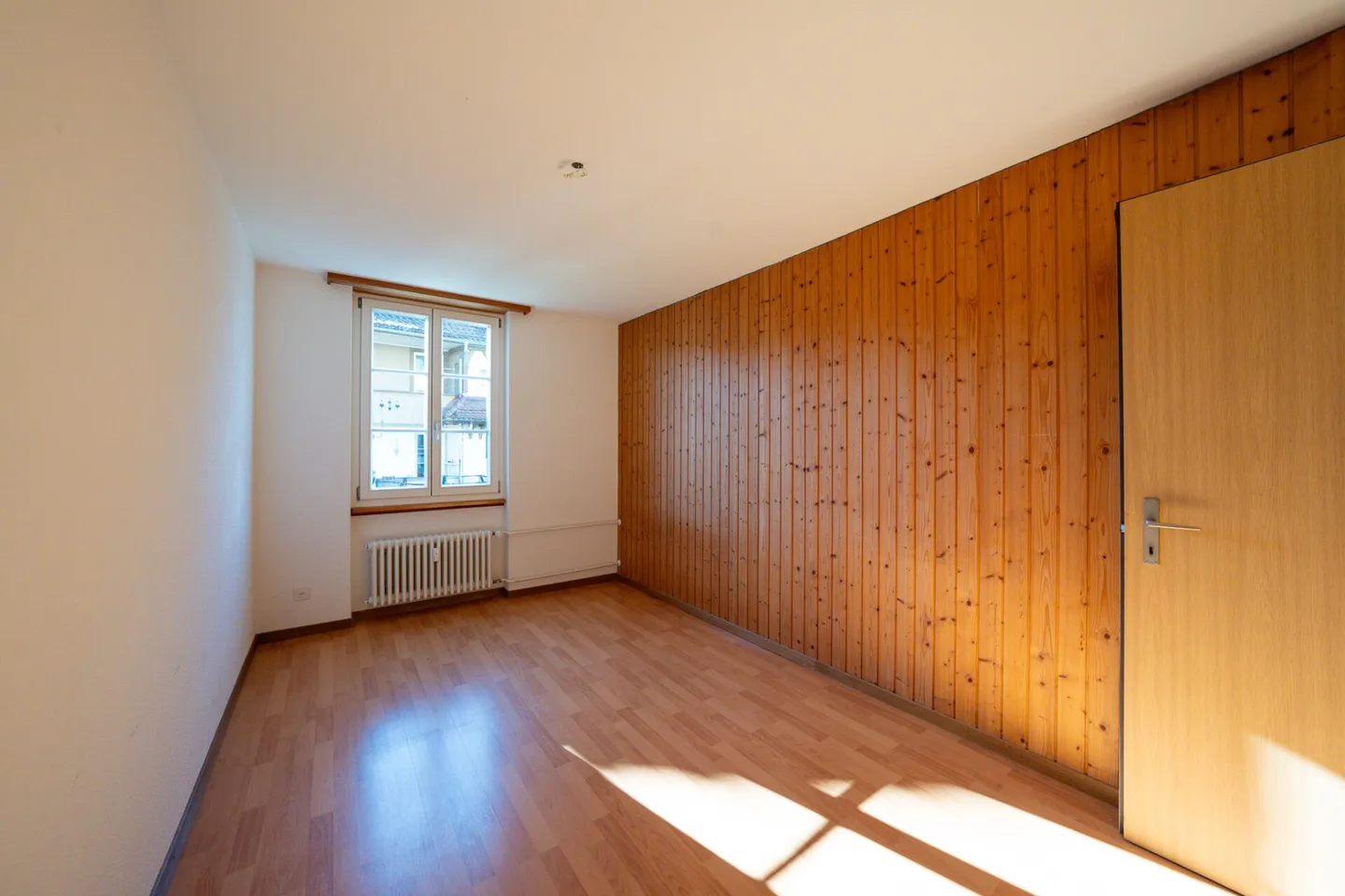 Cozy 4.5-room apartment with tiled stove - Photo 8 of 15