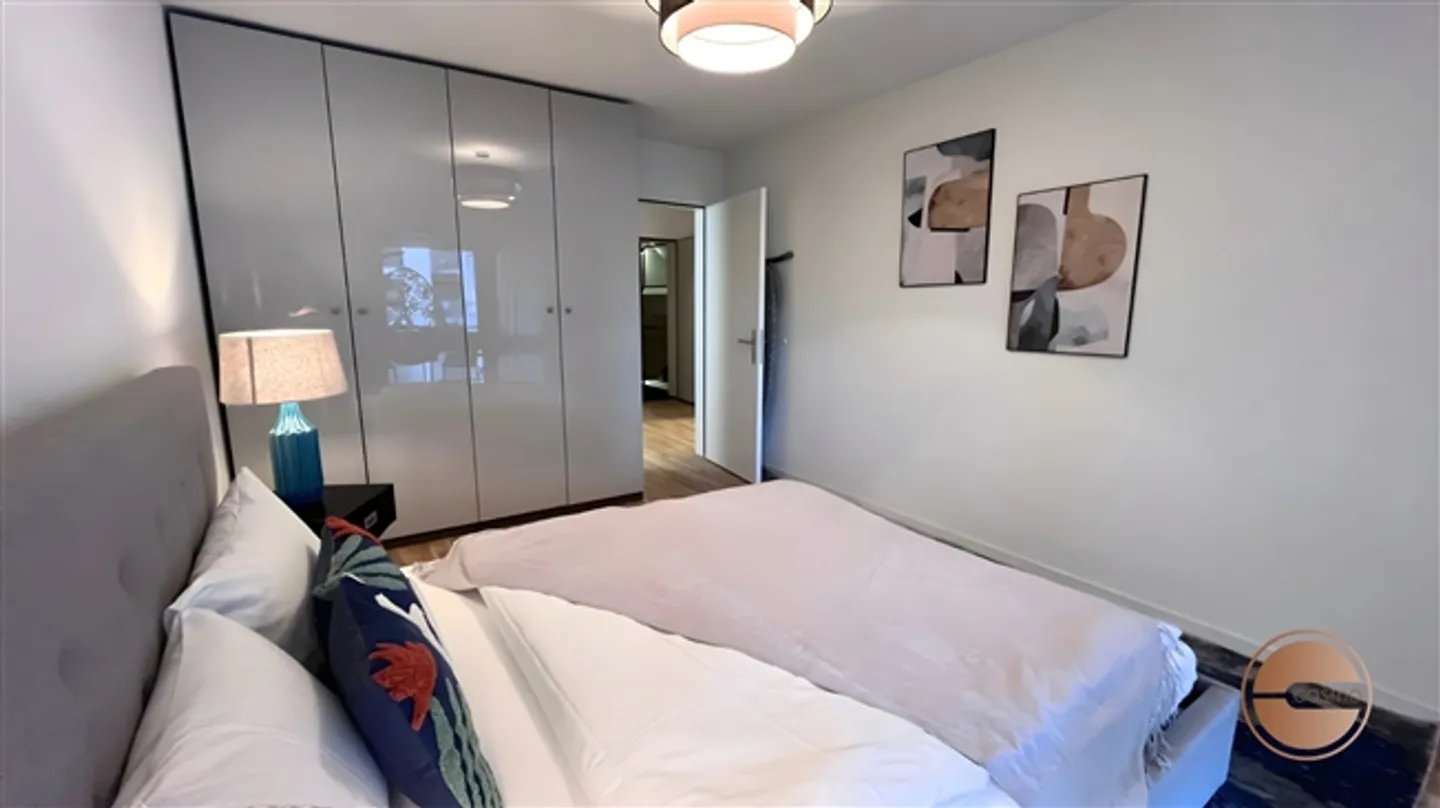 MODERN 2.5-ROOM BOUTIQUE SERVICED APARTMENT IN ZURICH WIPKINGEN - Photo 10 of 14