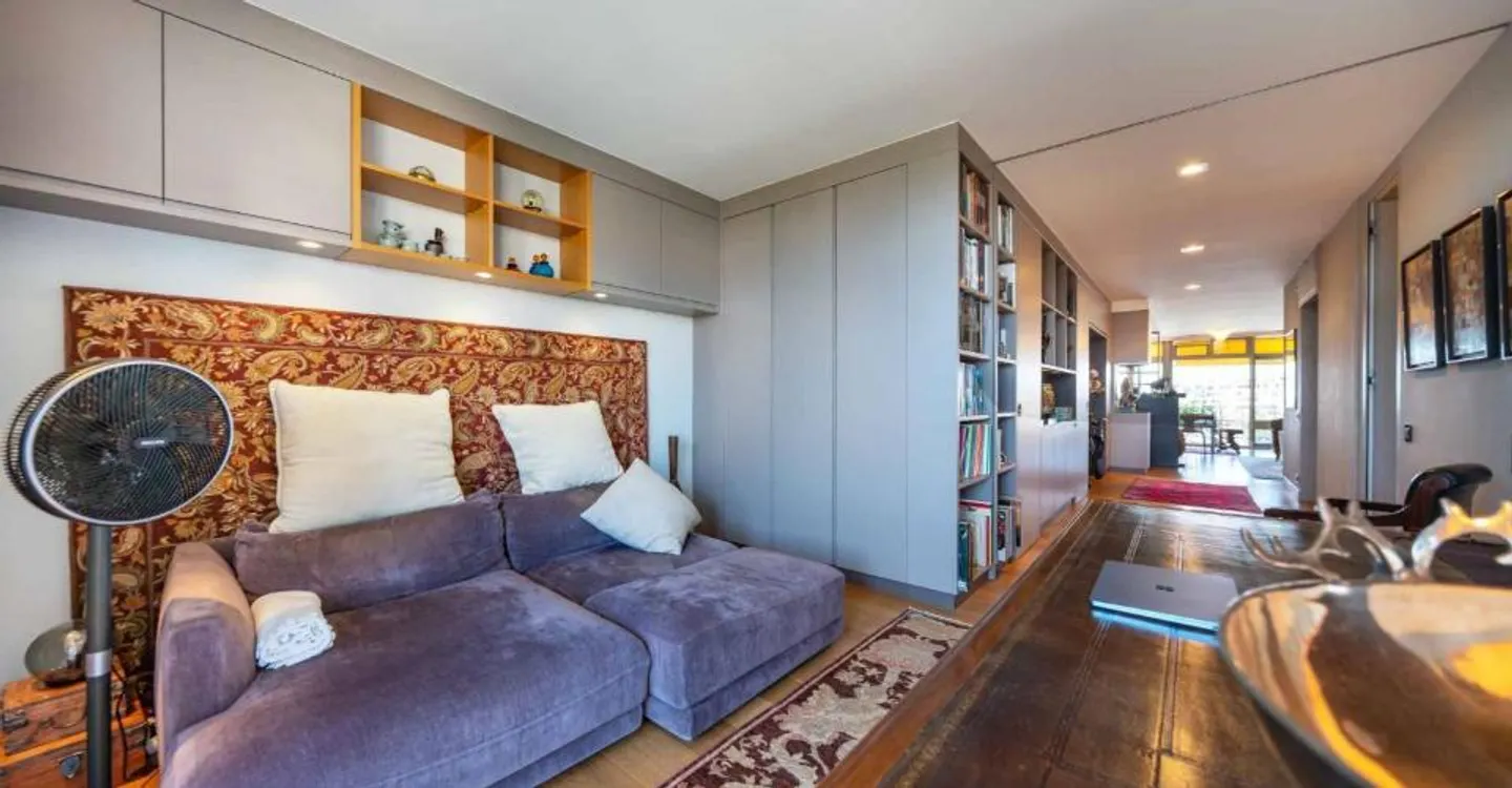 High-end furnished 4-room apartment - Photo 7 of 8