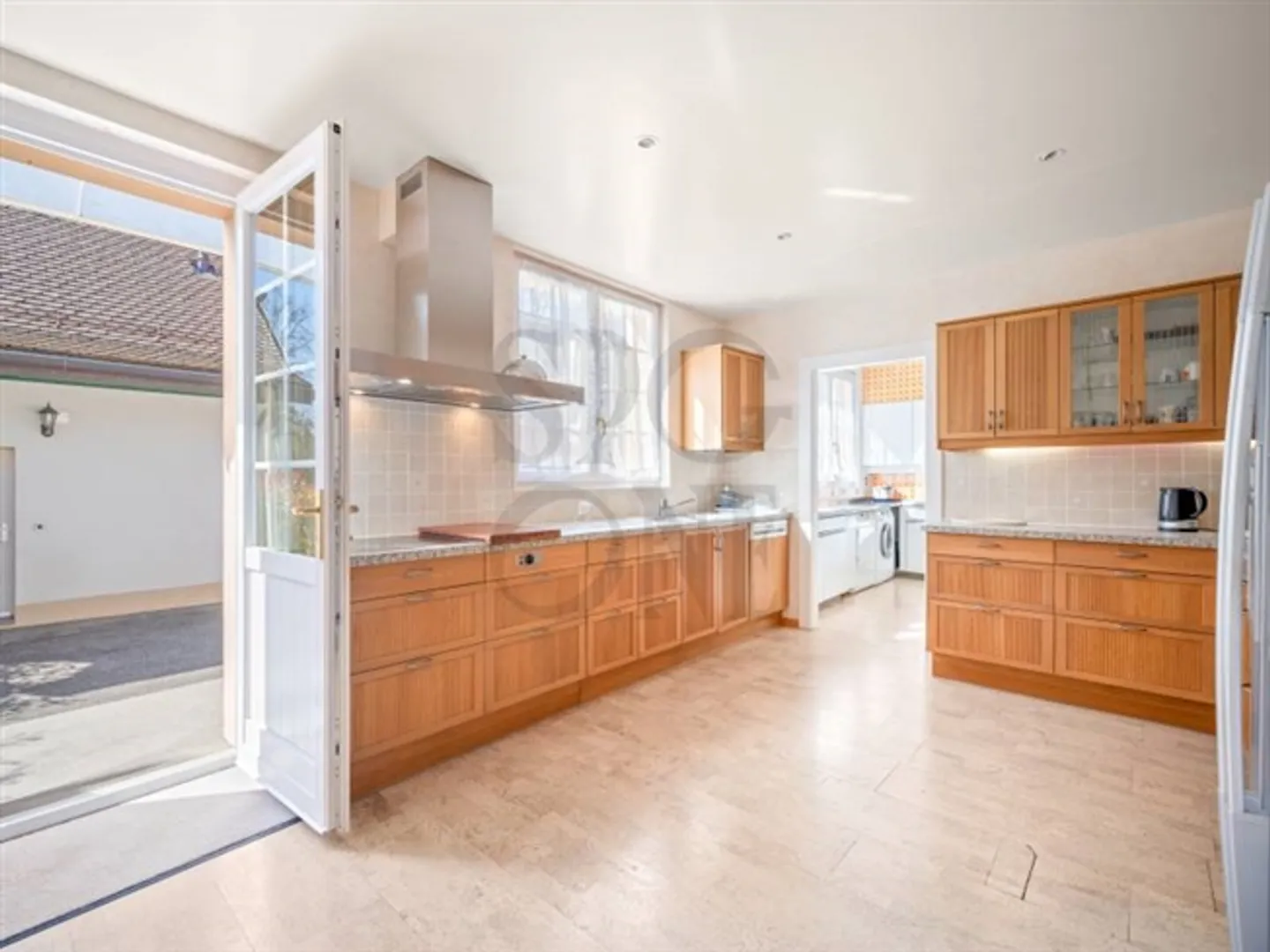 Elegantes Herrenhaus in ruhiger Oase - Foto 7 von 12