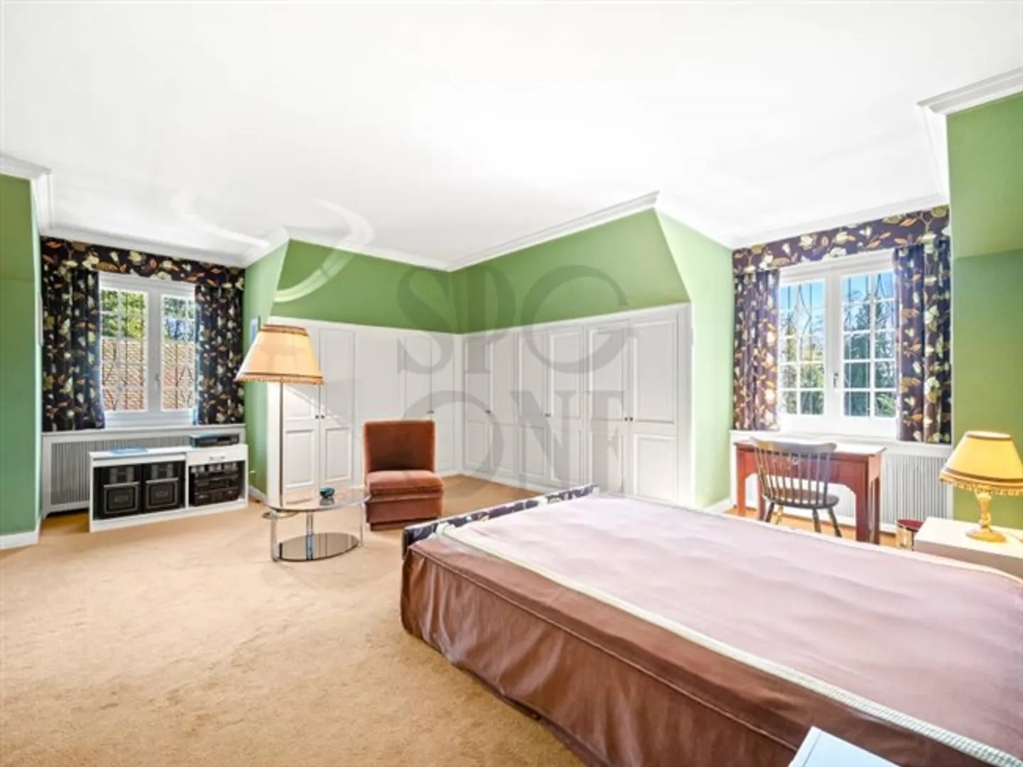 Elegantes Herrenhaus in ruhiger Oase - Foto 8 von 12