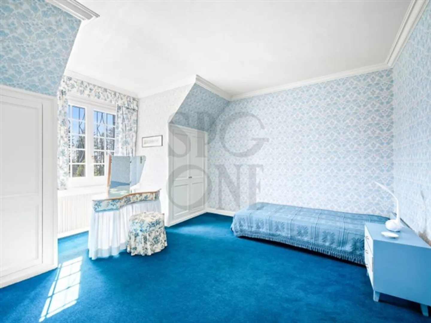 Elegantes Herrenhaus in ruhiger Oase - Foto 10 von 12