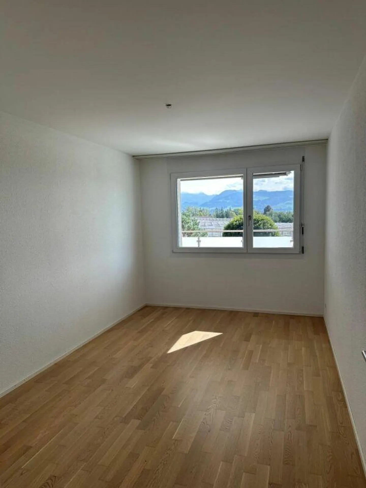 Appartement spacieux de 3,5 pièces dans un emplacement calme - Photo 8 sur 14