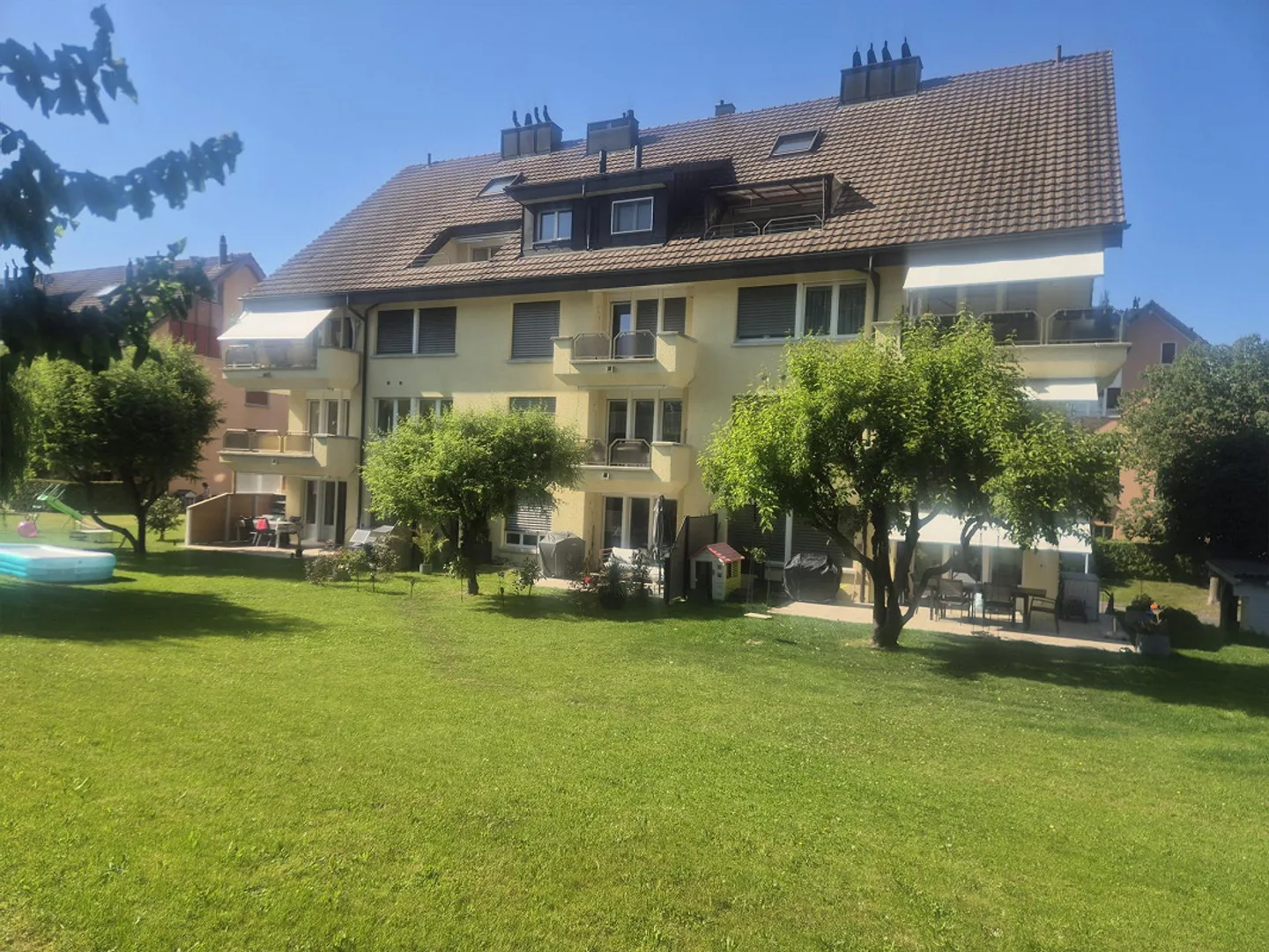Appartamento 4,5 locali completamente ristrutturato in un quartiere adatto alle famiglie - Foto 1 di 8