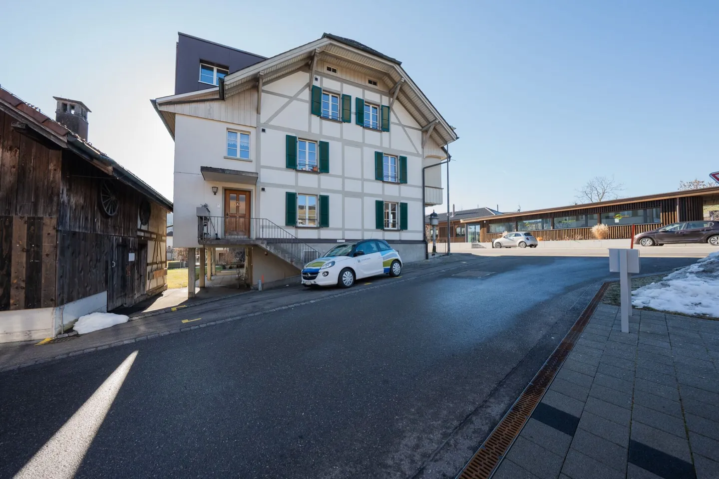 Cozy 4.5-room apartment with tiled stove - Photo 13 of 15