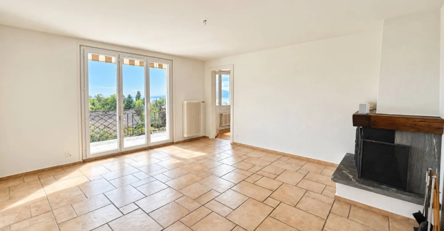 Appartement Charmant avec Vue - Photo 2 sur 5