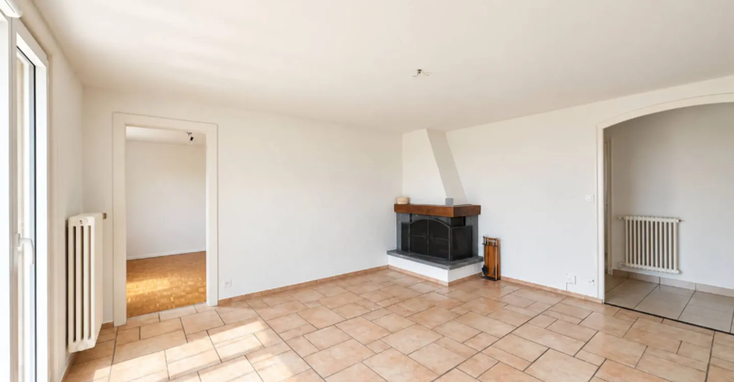 Appartement Charmant avec Vue - Photo 3 sur 5