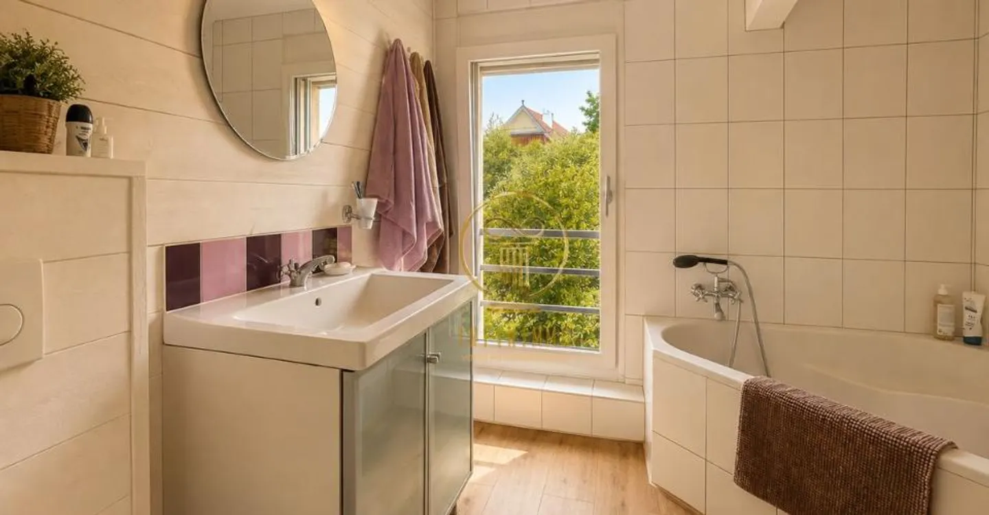 SAUBRAZ - NEW PRICE - Individual house of 7.5 rooms in Exclusivity! - Photo 6 of 10