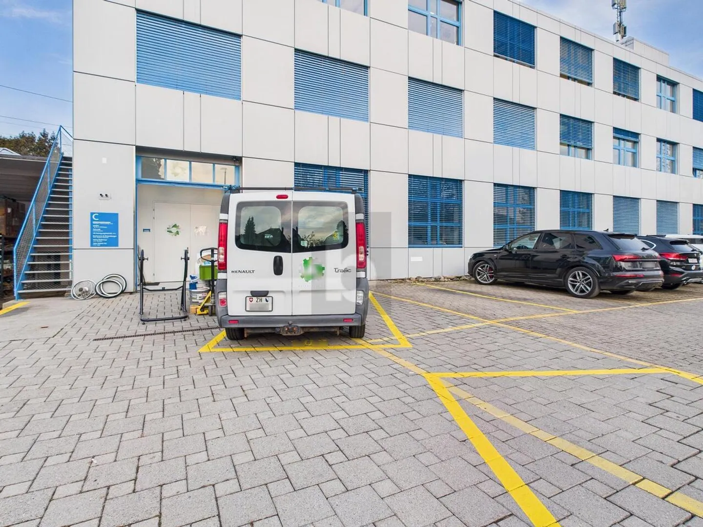 MODERNISÉ ET IDÉALEMENT SITUÉ - Photo 5 sur 6