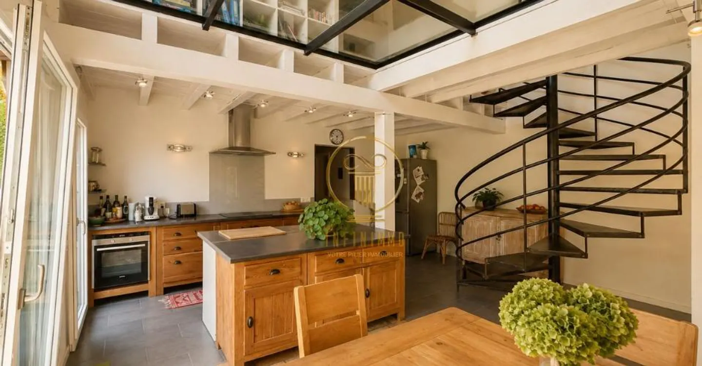 SAUBRAZ - NEW PRICE - Individual house of 7.5 rooms in Exclusivity! - Photo 3 of 10