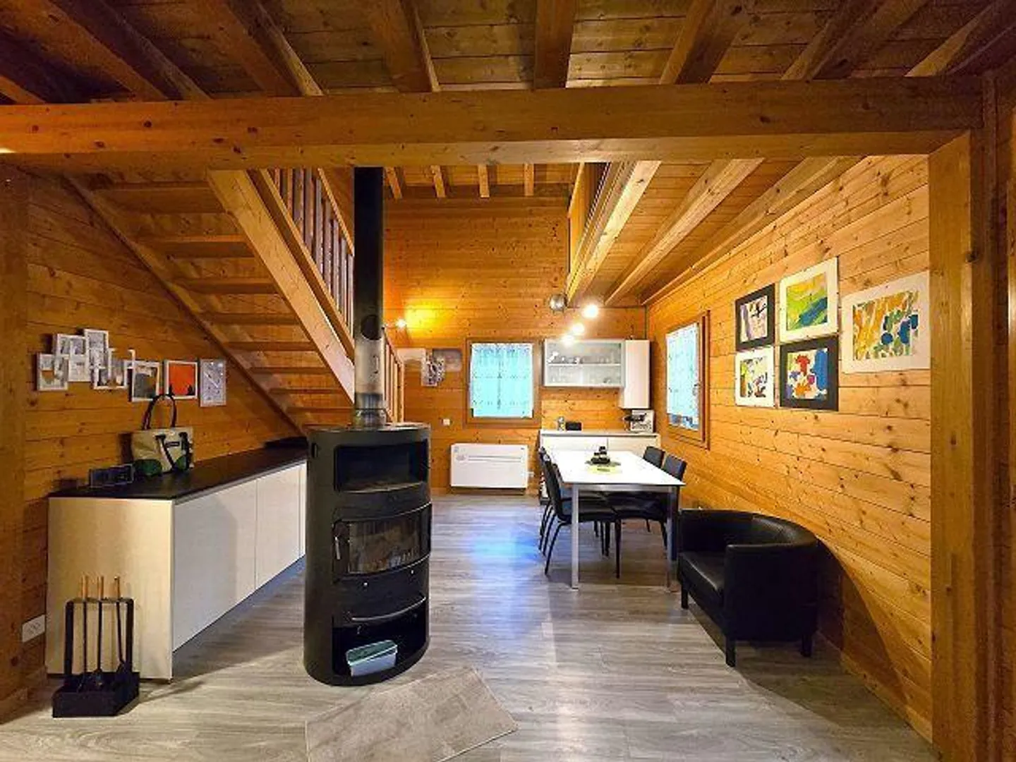 Bello chalet di 5.5 loc. con terreno, bella vistta, molto soleggiata e tranquilla - Foto 2 di 45
