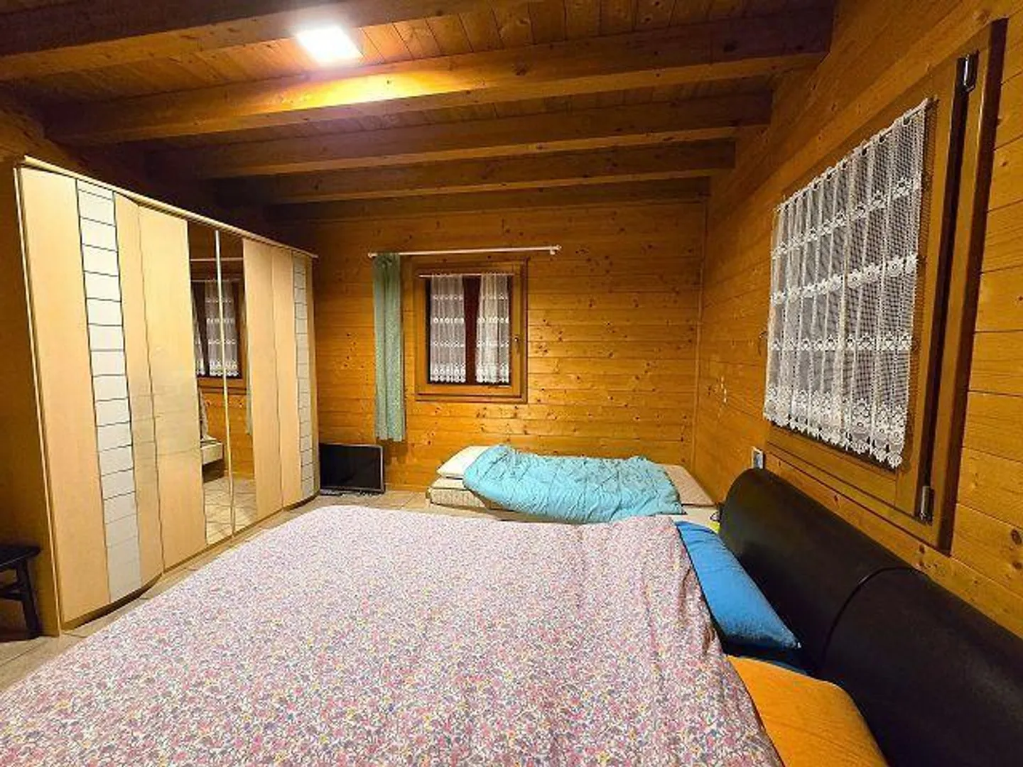 Bello chalet di 5.5 loc. con terreno, bella vistta, molto soleggiata e tranquilla - Foto 12 di 45