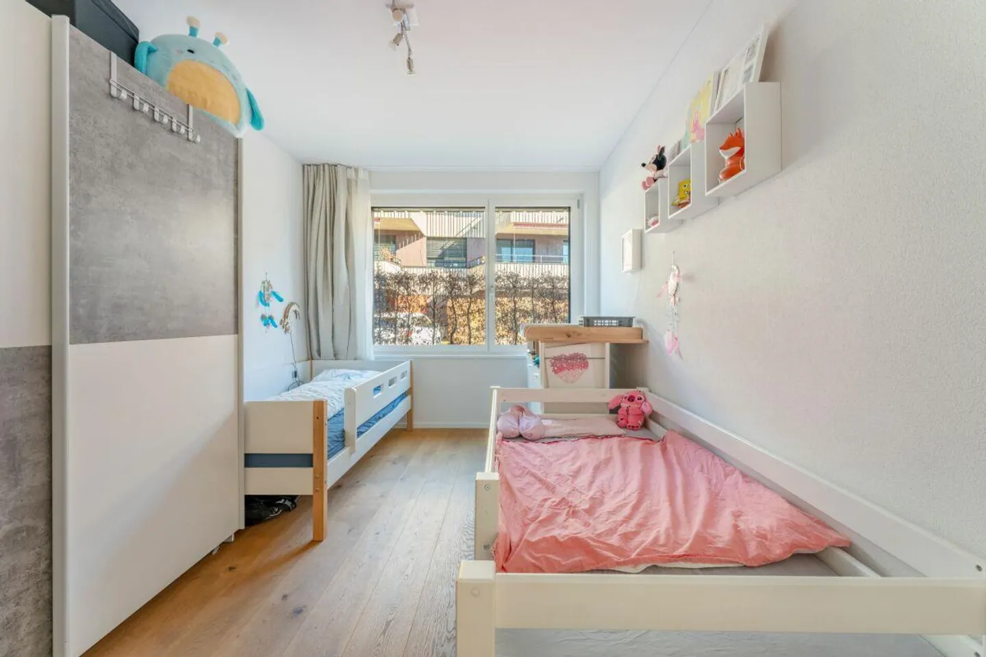 Appartamento giardino moderno e soleggiato di 4 ½ locali con grande terrazza (procedura d'asta) - Foto 11 di 12