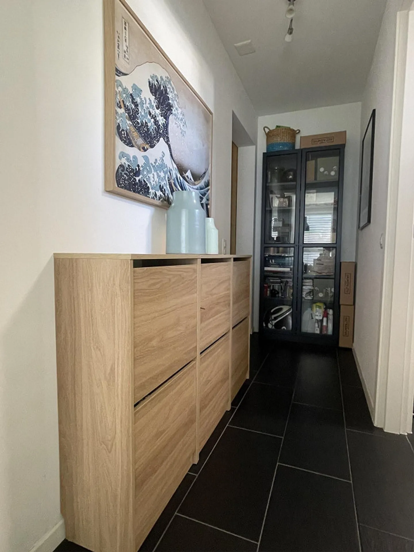 SCHÖNE 3.5-WOHNUNG MIT GROSSER TERRASSE UND 2 PARKPLÄTZEN - Foto 10 von 13