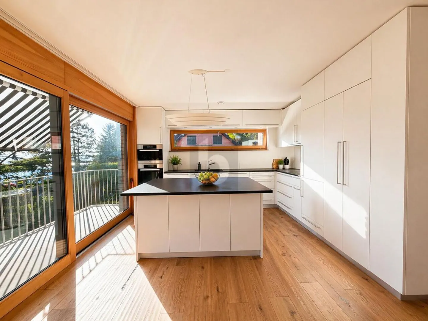 LUMINEUX, CALME &amp; VUE LAC - Photo 3 of 6