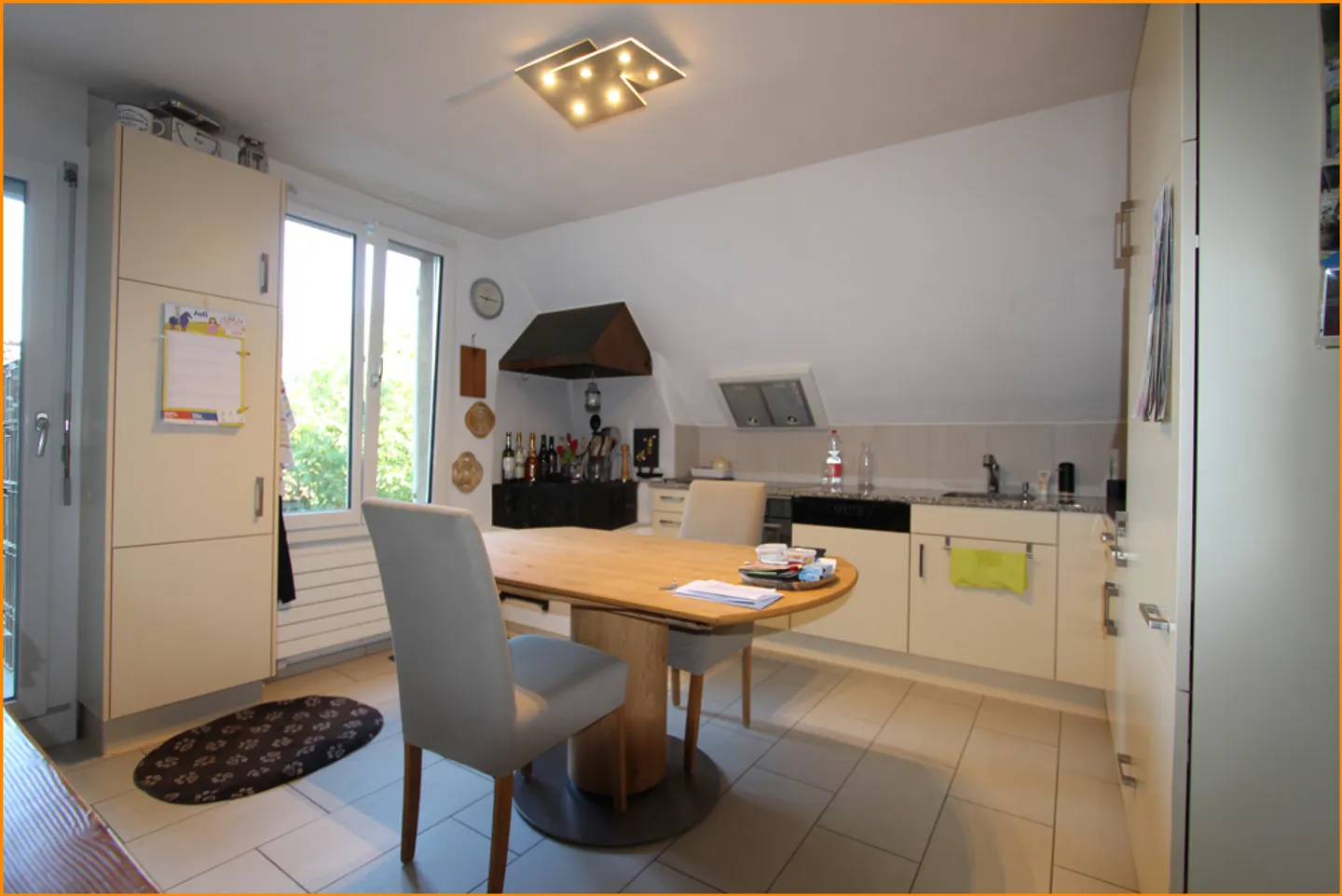 Renovated, sunny and central 4.5-room maisonette apartment. - Photo 10 of 11