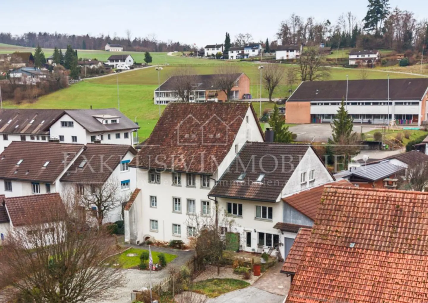 Wertbeständiges Mehrfamilienhaus - Foto 1 von 6