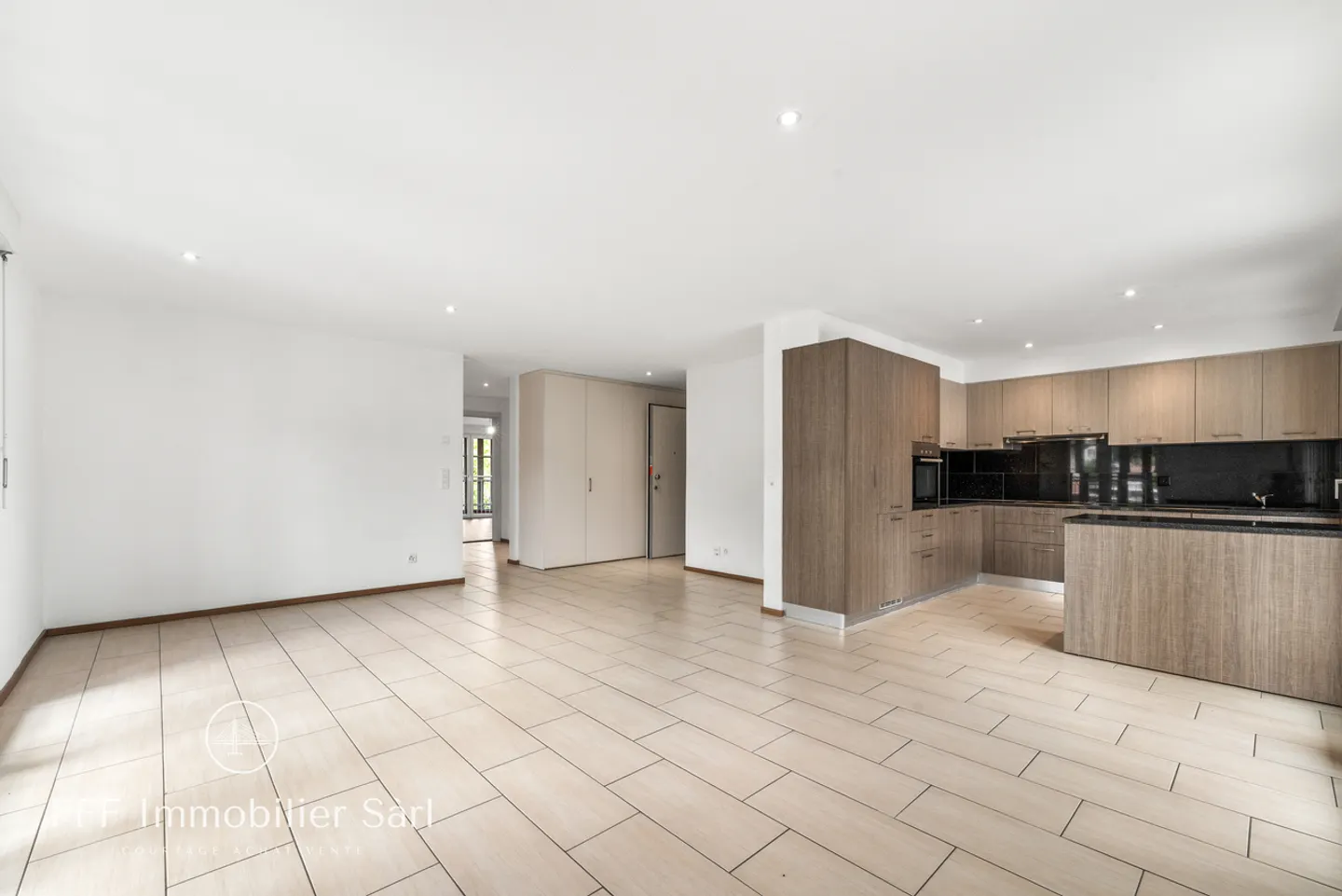 Spacious Apartment with Castle View - Photo 7 of 15