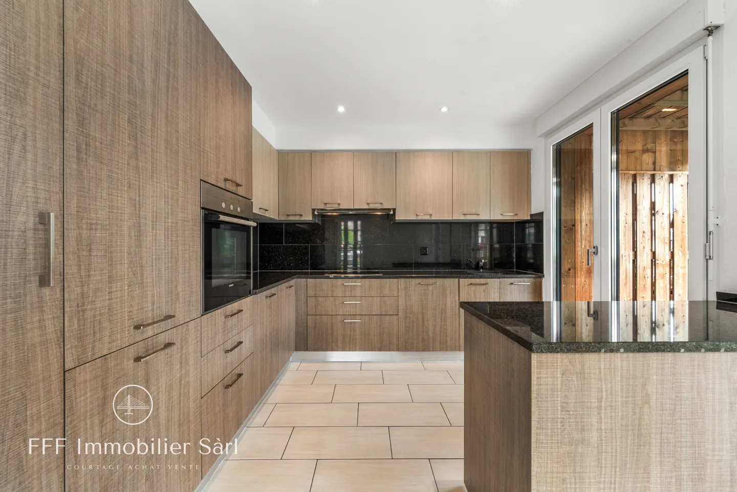 Spacious Apartment with Castle View - Photo 8 of 15