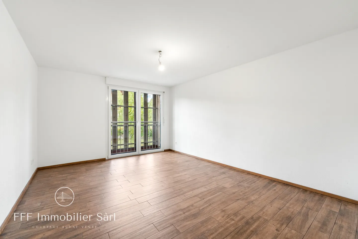 Spacious Apartment with Castle View - Photo 10 of 15