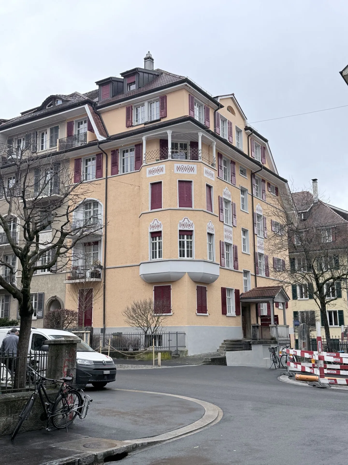 Maison multifamiliale dans un emplacement parfait ! - Photo 1 sur 6