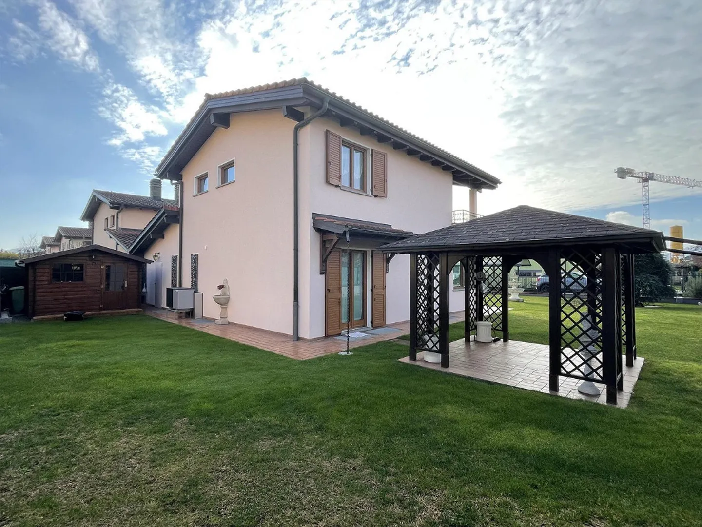 MAISON INDIVIDUELLE MERVEILLEUSE 4.5 AVEC JARDIN BIEN ENTRETIENU - Photo 12 sur 13