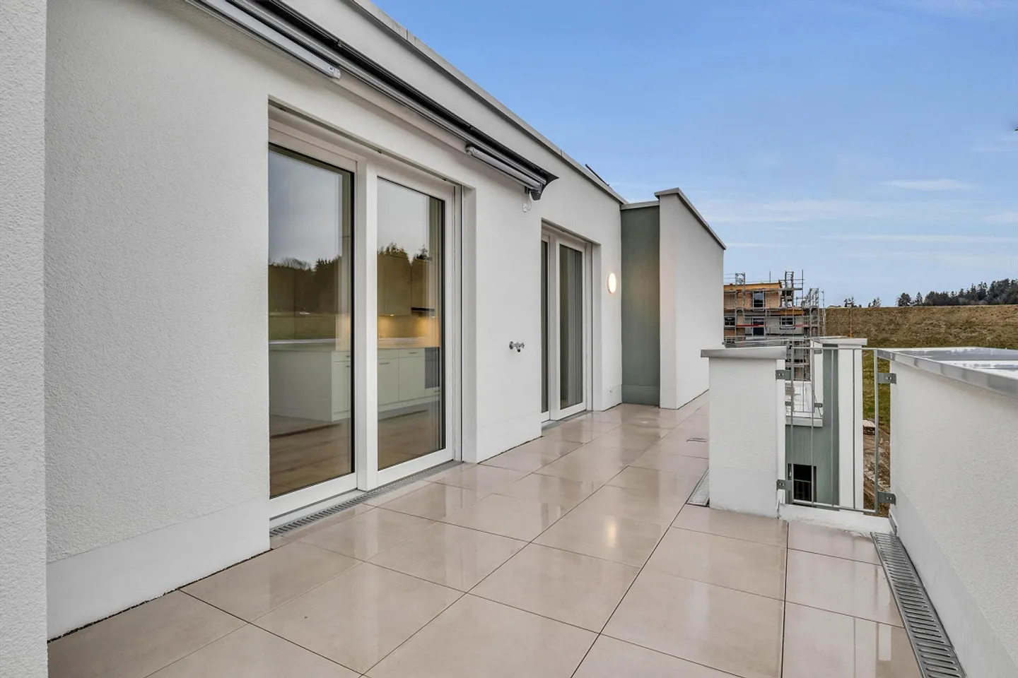 Moderne Attika mit Terrasse in Gossau - Foto 1 von 11