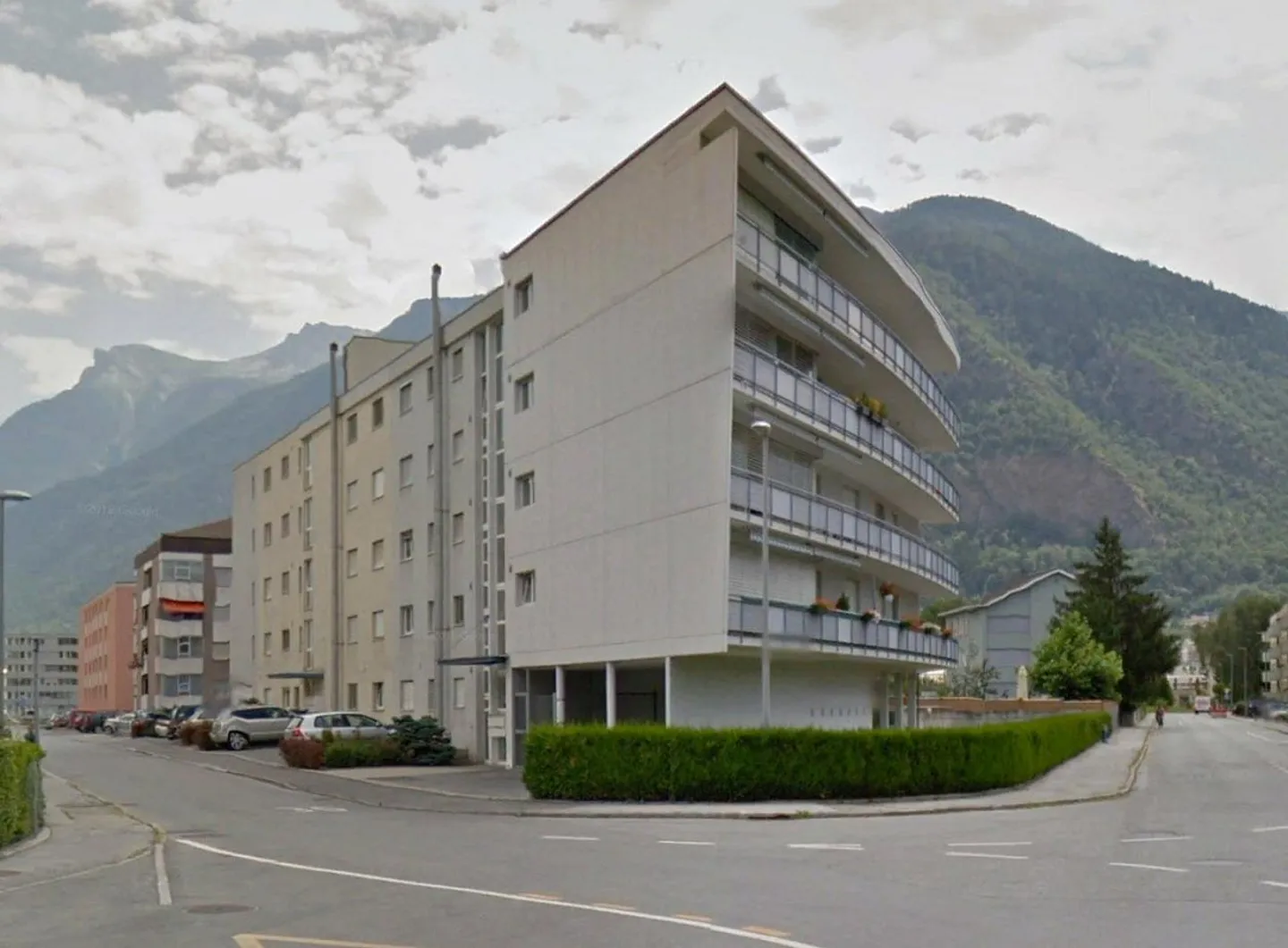 5½-Room Apartment with Parking Space and Elevator — Mattaweg 2, Visp - Photo 2 of 4