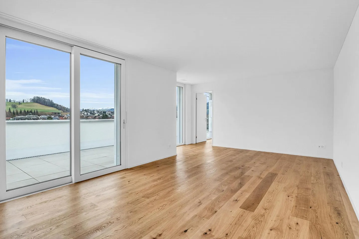 Moderne Attika mit Terrasse in Gossau - Foto 3 von 11