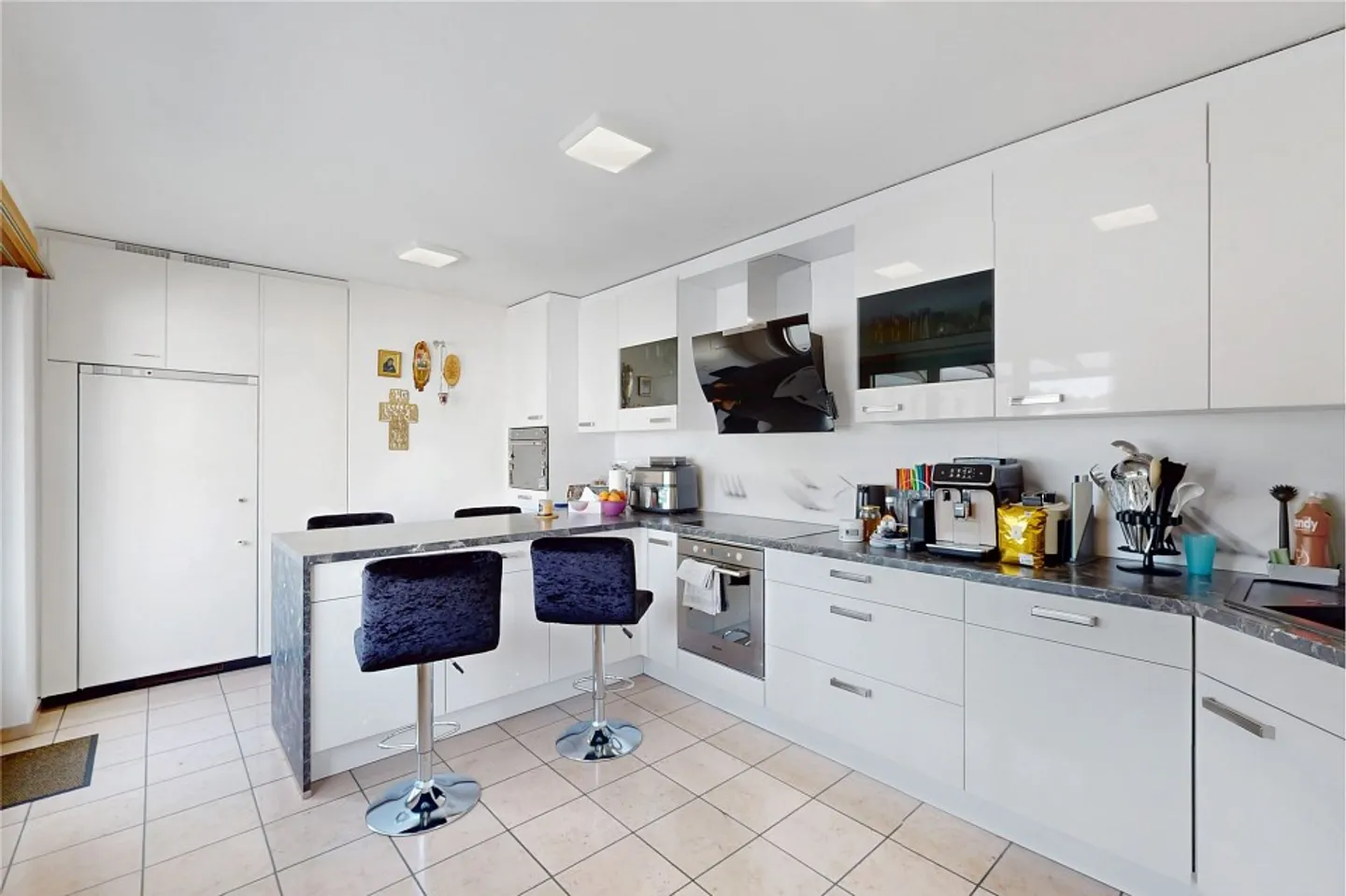 Attico-Penthouse in Centro - Camino, 2 Posti Auto Inclusi, Nuovo Riscaldamento a Pellet - Foto 11 di 13